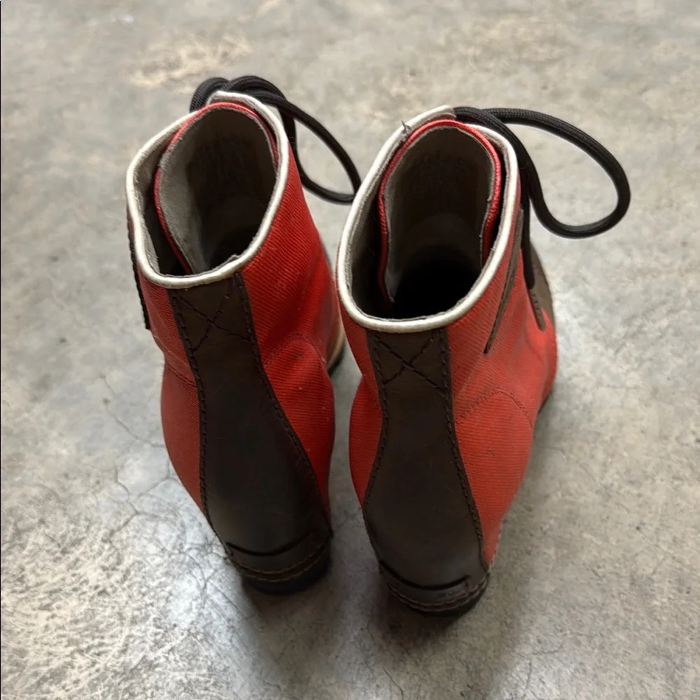 Sorel Red and Brown Lace Up Boots - Picture 9 of 13